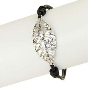 3 for $20💎Silver and black leather leaf bracelet